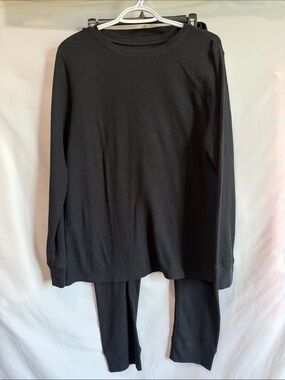 Amazon Essentials Men's Black Thermal Long Sleeve Undershirt & Bottoms Set